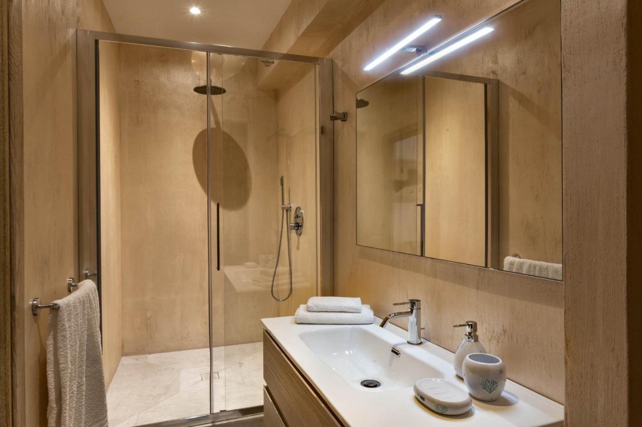אביאדורי Iconic Luxury Suites מראה חיצוני תמונה