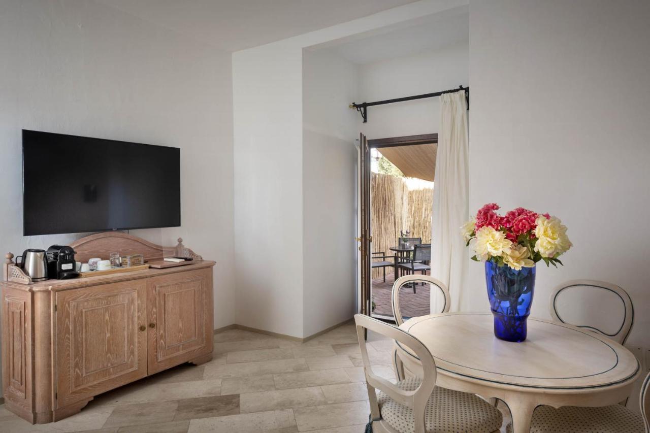 אביאדורי Iconic Luxury Suites מראה חיצוני תמונה